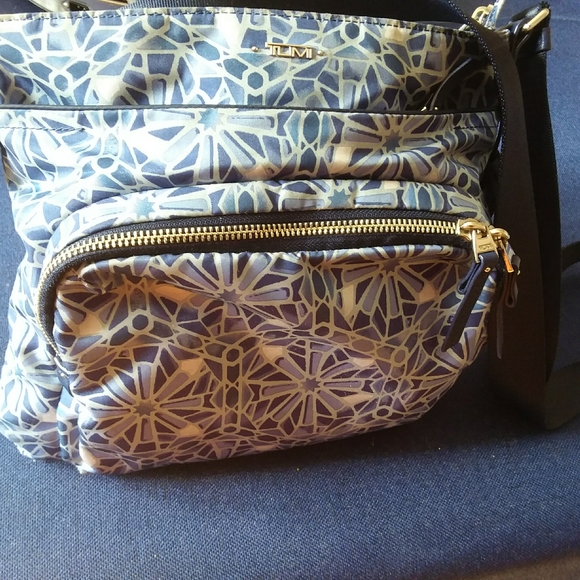 TUMI Crossbody bag - excellent condition - Picture 2 of 8